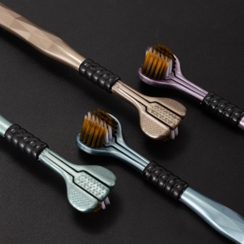 š„Limited Time 50% OFFš„Three-head multi-angle cleaning toothbrush to ensure your oral safety