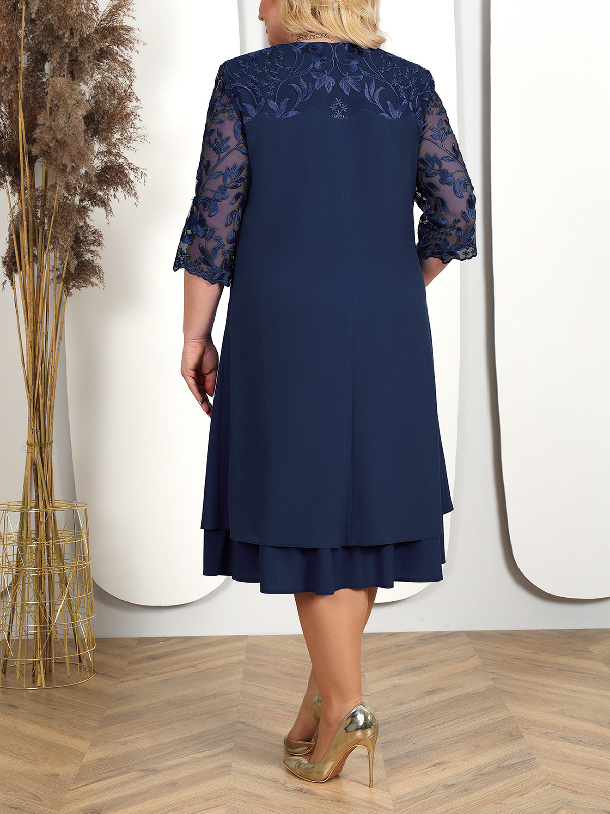 🎁Limited time 49% OFF⏳Women's Embroidered Chiffon Splicing Round Neck Dress