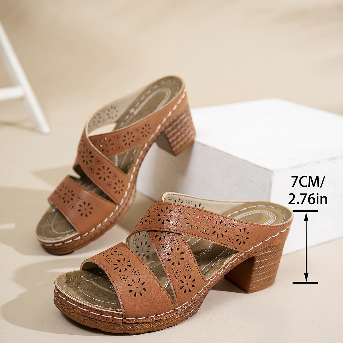 Women's Vintage Hollow-Out Chunky Heeled Slide Sandals
