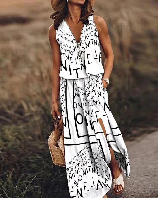 Simple dress with zip and slit