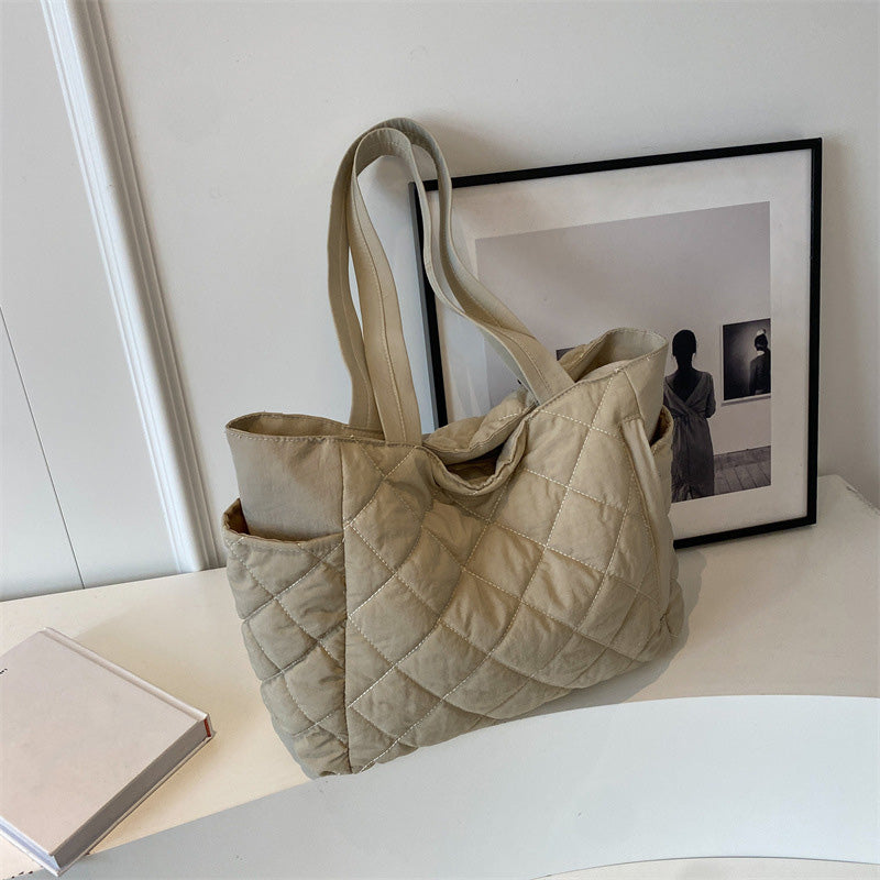 Women's Large Capacity Solid Quilted Shoulder Bag