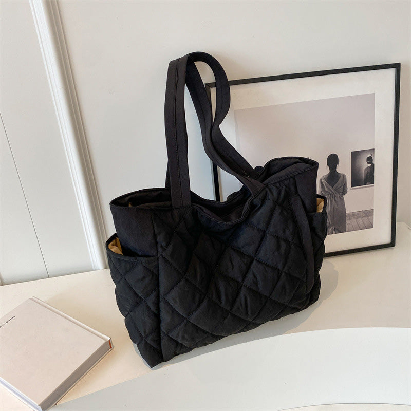 Women's Large Capacity Solid Quilted Shoulder Bag