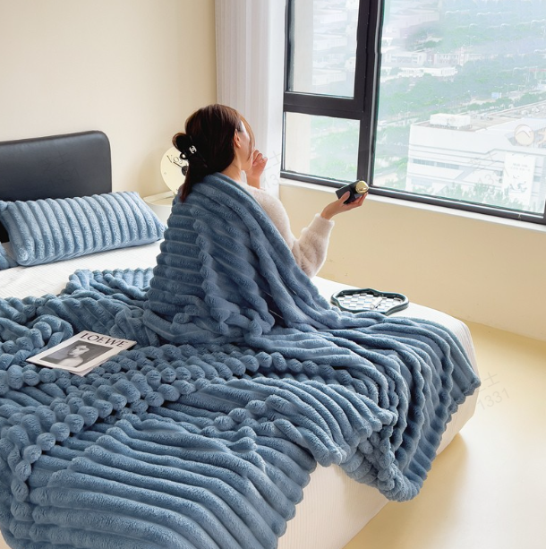 🎅Xmas Hot Sales - 50% OFF🛏️Thickened rabbit plush&milk velvet cover blanket