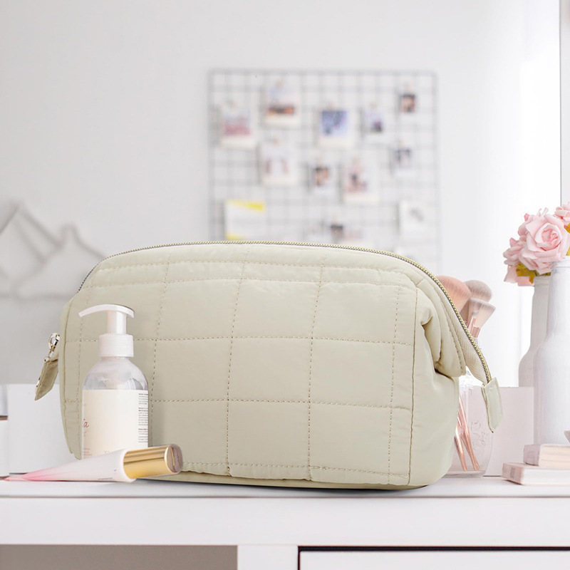 Portable Checkered Travel Makeup Bag