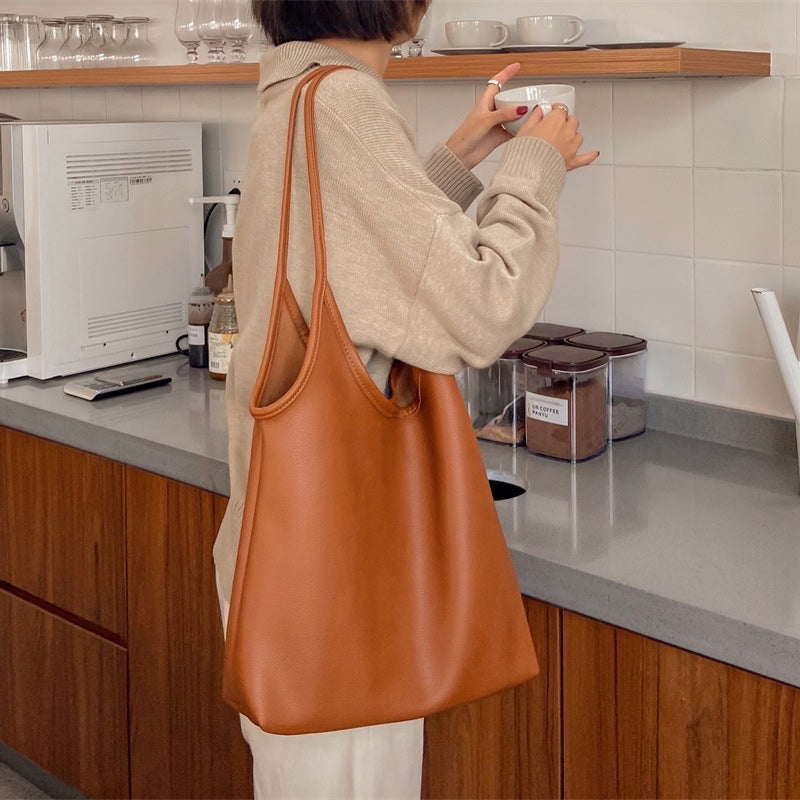 Fashionable Large-Capacity Shoulder Bag