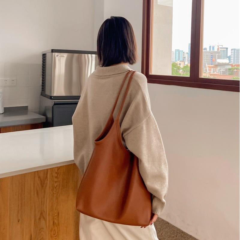 Fashionable Large-Capacity Shoulder Bag