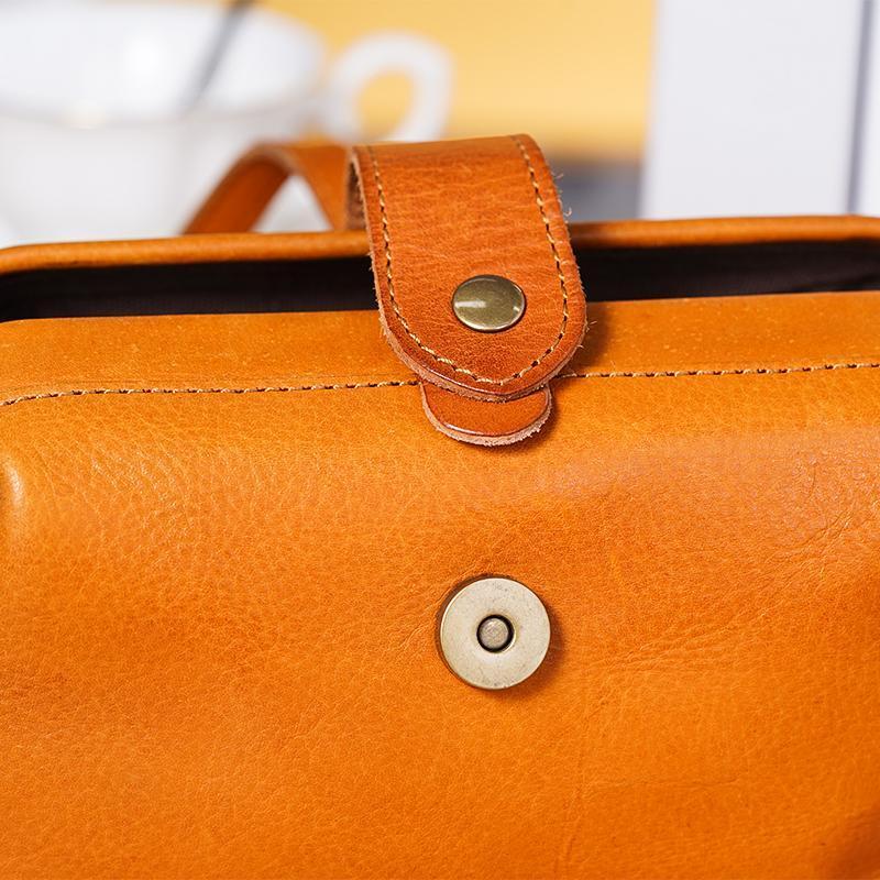 Premium leather Retro Handmade Bag
