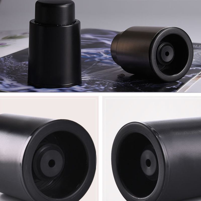 Vacuum wine stopper with date scale