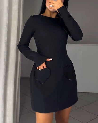 Elegant dress with long sleeves and a drawstring waist