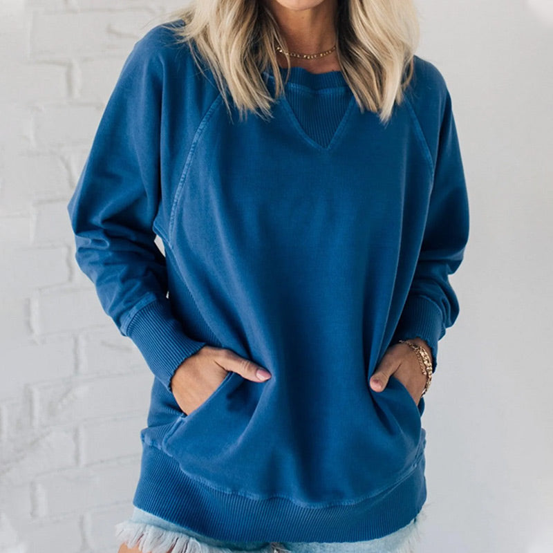 Women's Pocketed Pullover with Ribbed Pattern