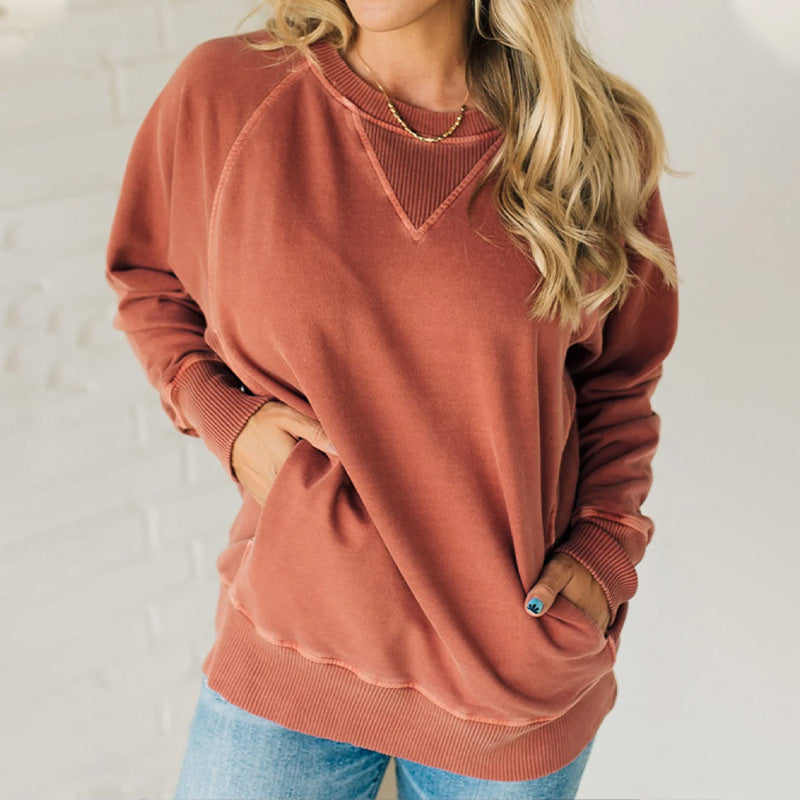 Women's Pocketed Pullover with Ribbed Pattern