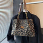 👜Ladies Elegant Large Capacity Handbag