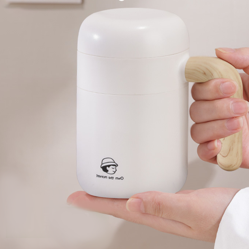 Rechargeable Self Stirring Mug with Lid