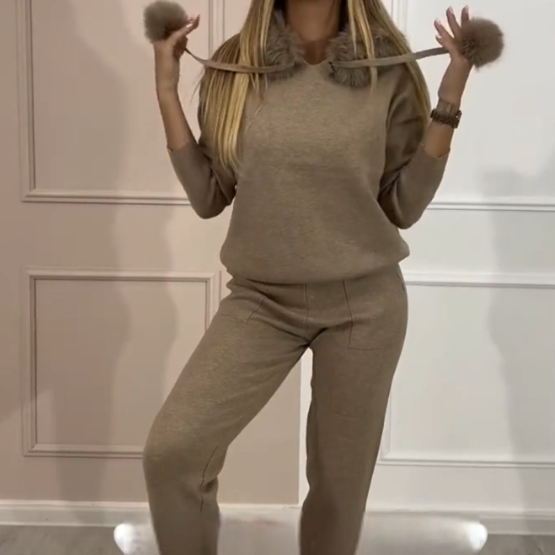 Black Friday Deal: Luxe Plush Collar Lounge Set (Hoodie + Pants)