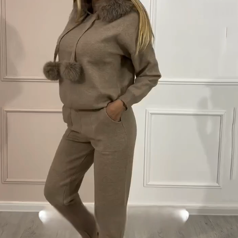 Black Friday Deal: Luxe Plush Collar Lounge Set (Hoodie + Pants)