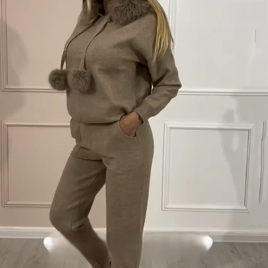 Black Friday Deal: Luxe Plush Collar Lounge Set (Hoodie + Pants)