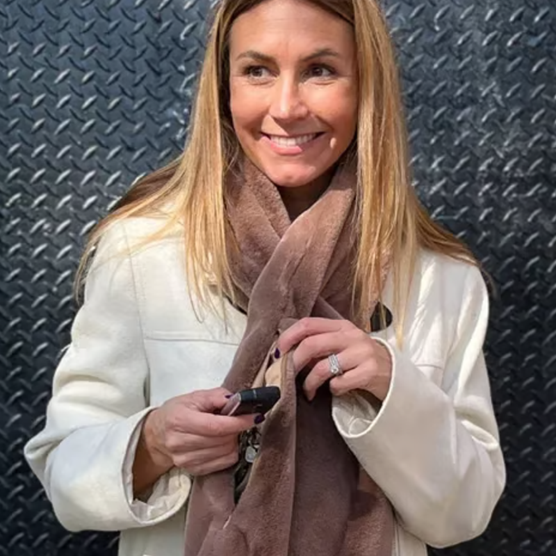 🧣 60% OFF NOW! 🎉 Cozy Scarf with Hidden Pocket – Warm, Soft & Secure Zipper 📦