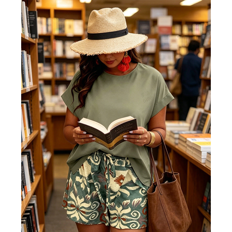 Women’s Plus Size Two-Piece Set with Batwing Top & Printed Shorts